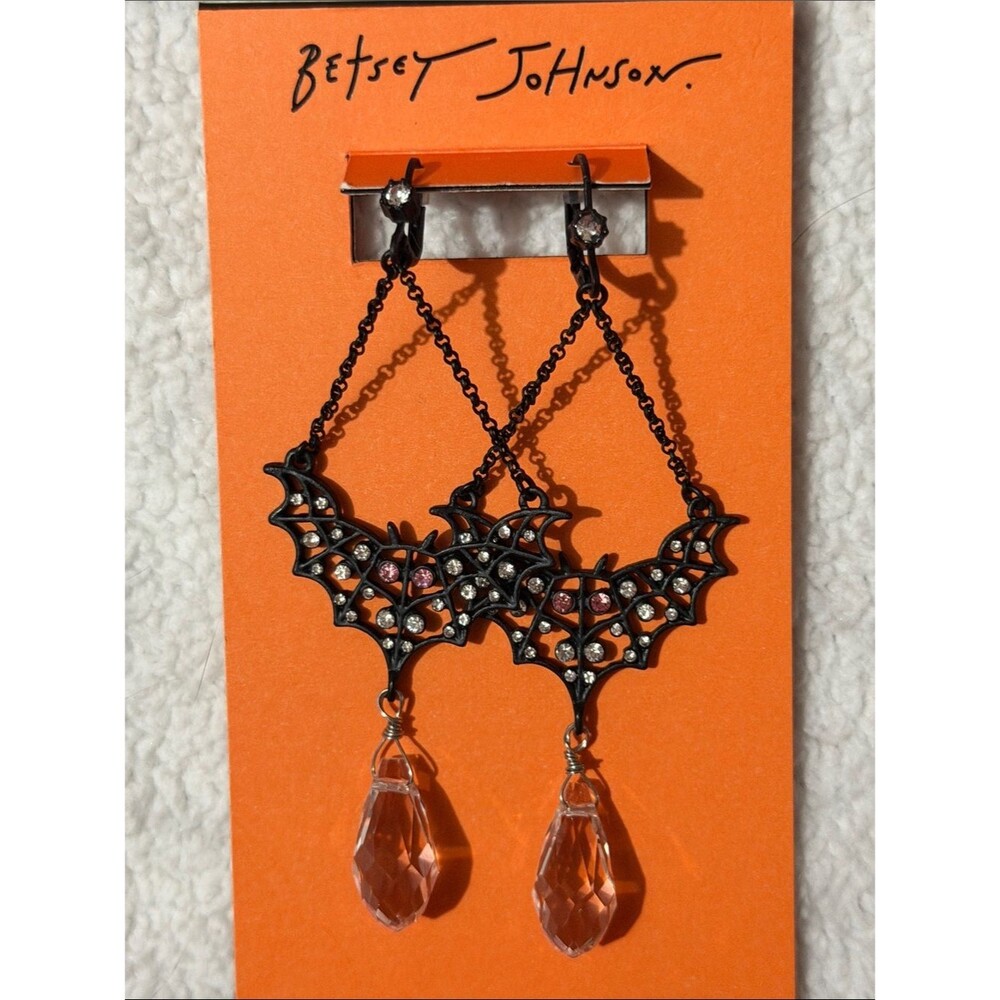 NWT Betsey Johnson dangling bat earrings with sparkling gems. Halloween, Goth,